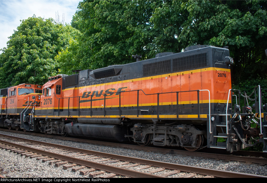 BNSF 2076